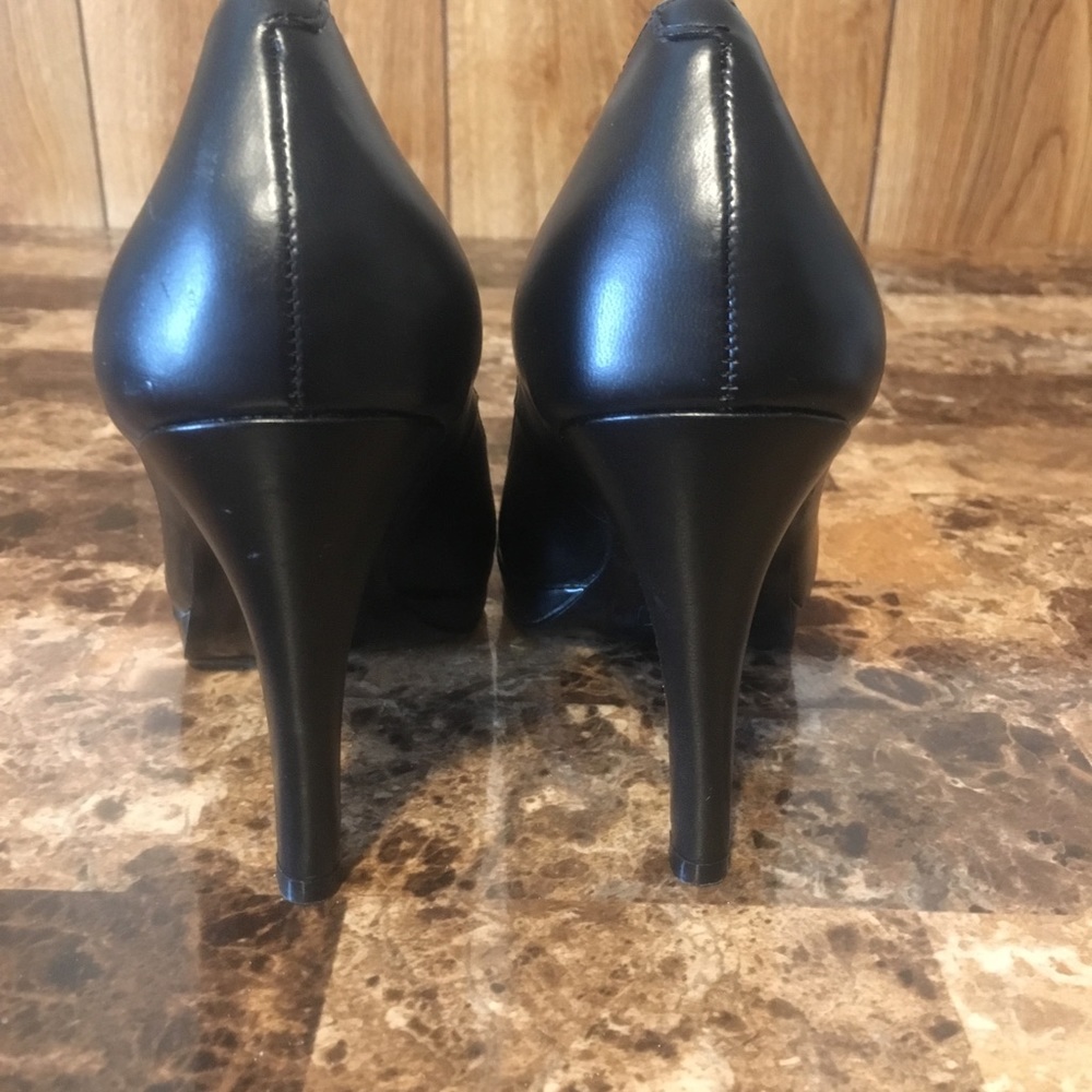 Heels - Picture 3 of 5